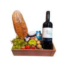 Cesta de Vinho e Frutas