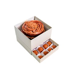 Caixa Cachepô com Bolo e Brigadeiros