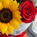 Buquê Romântico com 3 Rosas e 3 Girassóis  