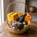 Cesta de Frutas, Chocolates e Chocotone 
