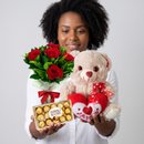 Buquê de Rosas Pelúcia e Chocolates