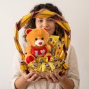 Cesta Amor de Ouro com Pelúcia