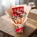 Buquê com 3 Rosas e Kit Kat