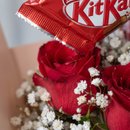 Buquê com 3 Rosas e Kit Kat