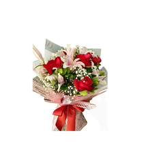 Buquê de Lirios e Rosa Vermelhas
