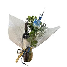 Vinho DV Catena e Botão de Rosa Azul