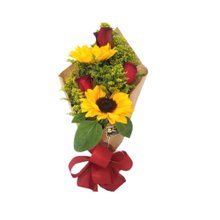Arranjo de Girassóis e Rosas