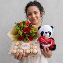 Buquê de Rosas com Pelúcia e Ferrero Rocher