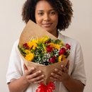 Buquê de 6 Rosas Vermelhas e 6 Girassois