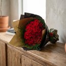 Buquê Luxo 48 Rosas Vermelhas 