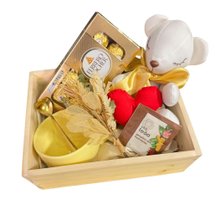 Cesta Box Premium Afeto em Pinus com Ferrero e Pelúcia