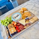 Cesta de Café da manhã de Aniversário com Bento Cake 