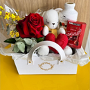 Cesta Box Presente Romântica: Rosa, Urso e Carinho