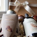 Cesta Gourmet com Vinho Português & Chocolates