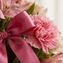 Arranjo Rosé em Caixa de Flores com Cravos