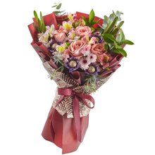 Buquê Coreano de Rosas Importadas com Chocolate Fino