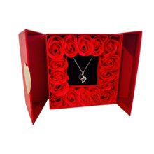 Cestinha porta-joia com colar Te amo 