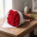 Buquê de 12 Rosas Vermelhas em Papel Coreano