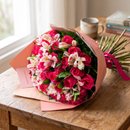 Buquê de 36 Rosas Pink com Astromélias 