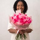 Buquê de 50 Rosas em Tons de Rosa