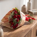 Buquê de 24 Rosas Nacionais Vermelhas