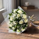 Buquê de 12 Rosas Nacionais Brancas
