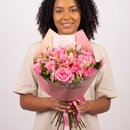 Buquê de 12 Rosas Cor de Rosa com Astromélias 