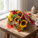 Buquê de Rosas Vermelhas com Girassóis Especial 