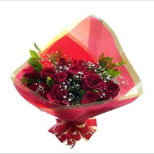 Buquê de 12 Rosas Vermelhas e Egpson