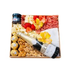 Tábua de Frios Com Espumante Chique e Elegante