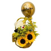 Cesta Celebração com Girassóis e Delícias