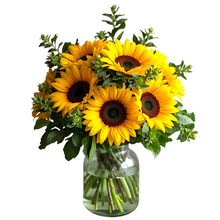 Buquê com 12 Girassóis e Vaso de Vidro
