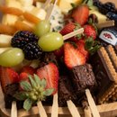 Tábua Gourmet Coração Queijos Frutas e Charcutaria