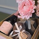 Cesta Espumante Rosé e Flores Elegantes Rosas