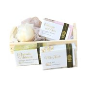 Kit Caixote 3 Sabonetes Artesanais e Bucha para Banho