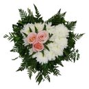 Arranjo de Coração: Crisântemo e Rosas