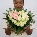Arranjo de Coração: Rosas e Rosas