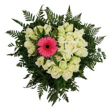 Arranjo de Coração: Rosas e Gérbera