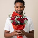 Buquê Carinho Rosas e Eucalipto