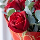 Buquê Carinho Rosas e Eucalipto