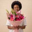 Buquê de Lírios Rosas e Flores Mistas
