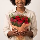 Buquê de Rosas Vermelhas Colmeia Pêssego
