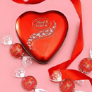 Colar Coração em Madrepérola e Lindt Lindor