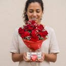 Buquê de Rosas Vermelhas Colombianas e Chocolates