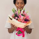 Buquê de Lírios e Alstroemérias Cor de Rosa Brasilia