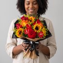Buquê Flores Mistas Rosas Girassol e Anturios Brasília