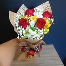 Kit Romântico Cesta Chocolate & Buquê de Rosas