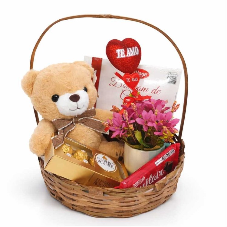 Cesta Especial Ferrero Rocher e Pelúcia