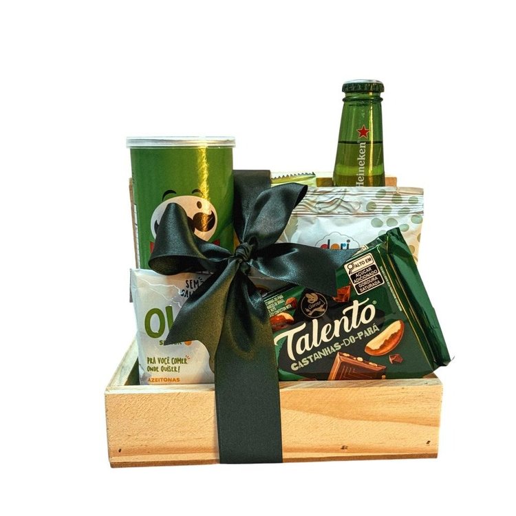 Cesta de Cerveja com Petiscos no Baú