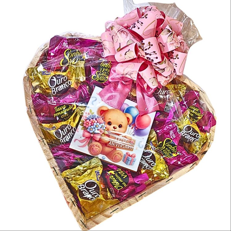 Cesta de Coração Doce Aniversário